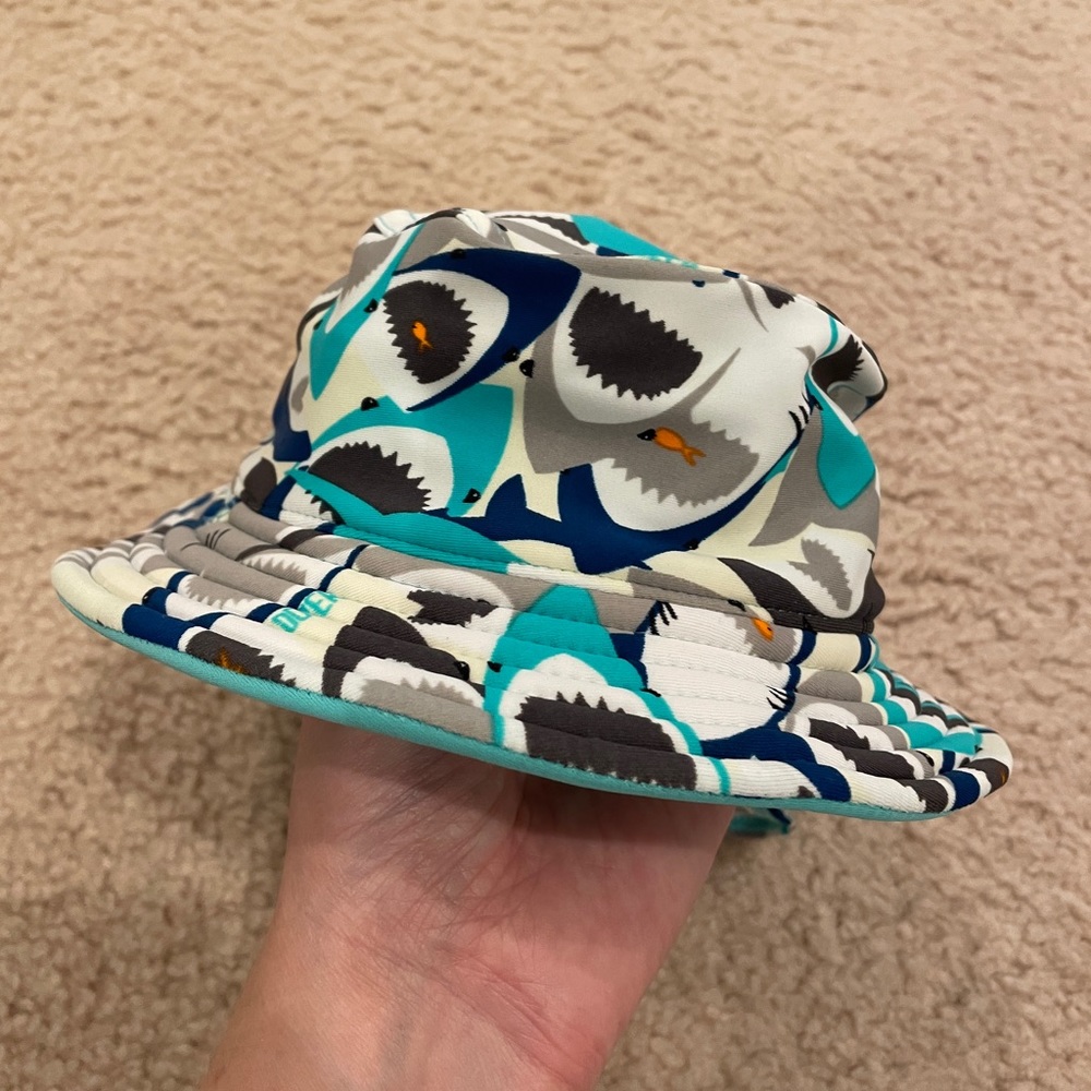 Dozer Baby Boys Bucket - Bubble, Reversible Shark Hat!  Size Small, 0-12 months.